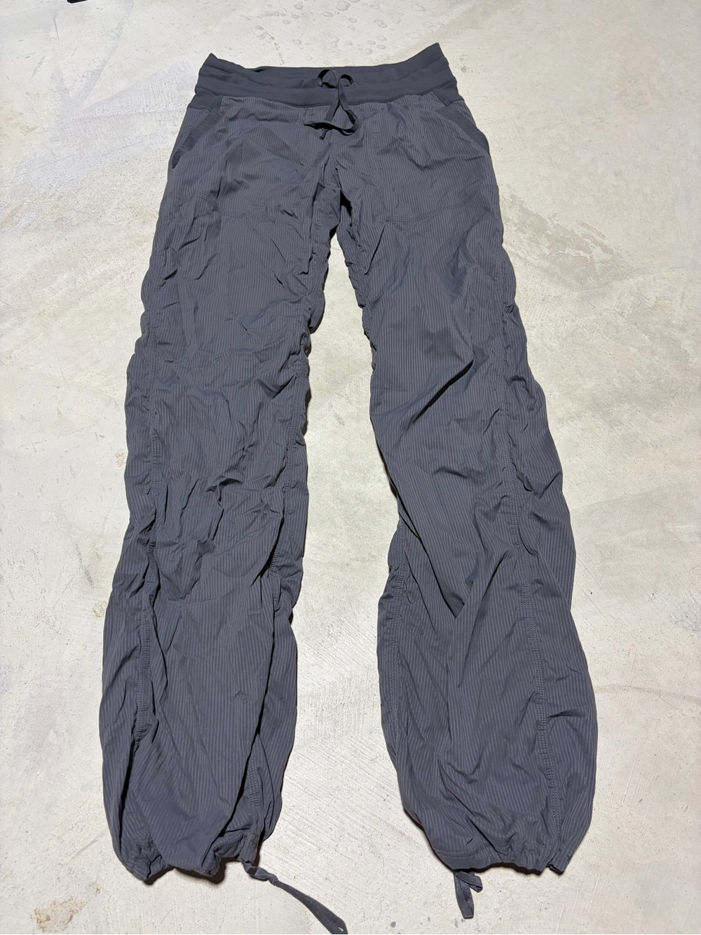 Lululemon women’s Gray studio pants II Drawstring Pants 6